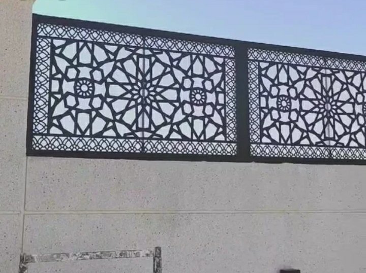 سواتر حديد قوية ومقاومة | أمان وخصوصية بتصميم عصري